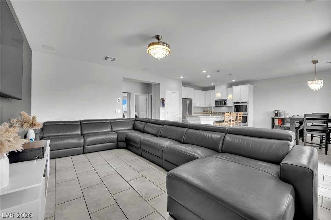 9267 Bluemist Falls Street Las Vegas NV 89123