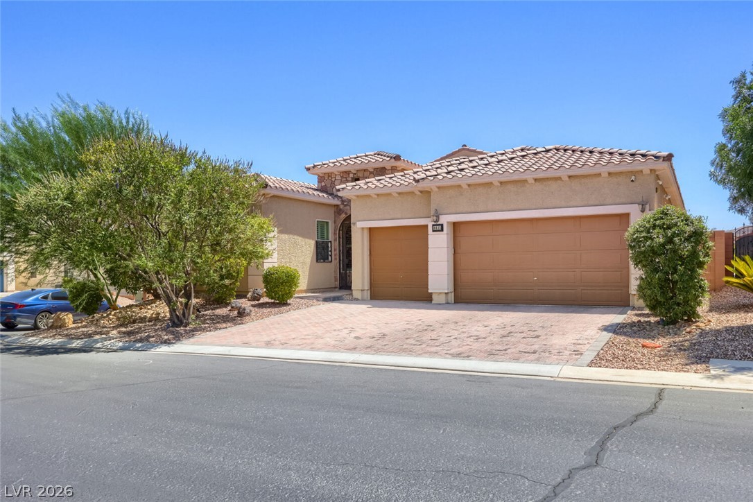8833 Dramatic Gold Avenue Las Vegas NV 89178