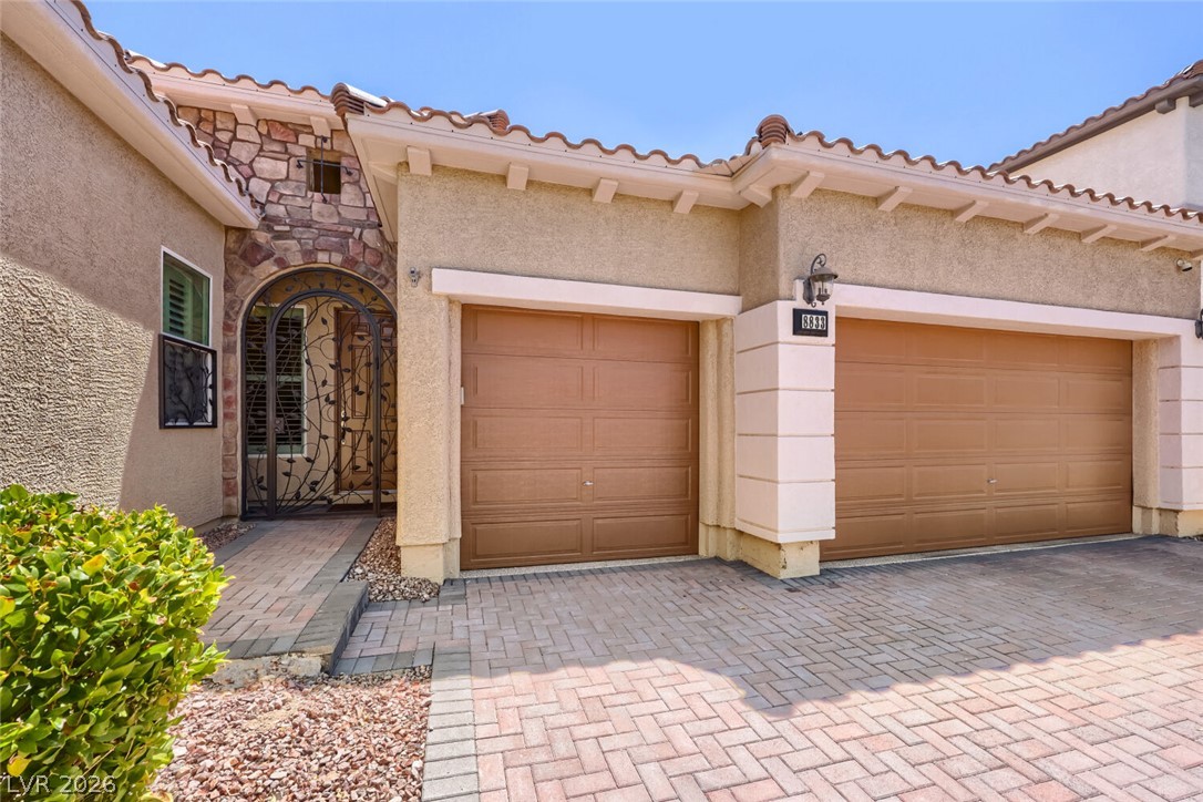 8833 Dramatic Gold Avenue Las Vegas NV 89178