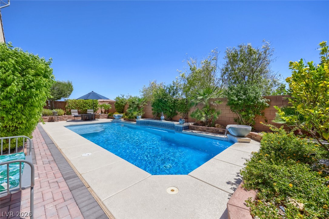 8833 Dramatic Gold Avenue Las Vegas NV 89178