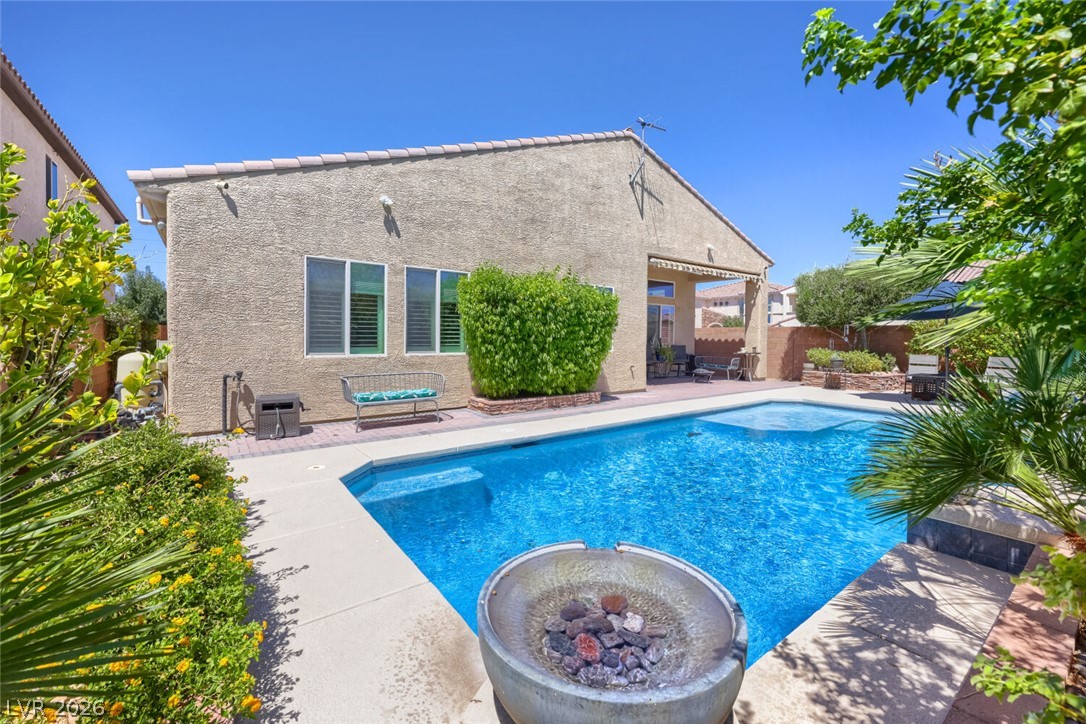 8833 Dramatic Gold Avenue Las Vegas NV 89178