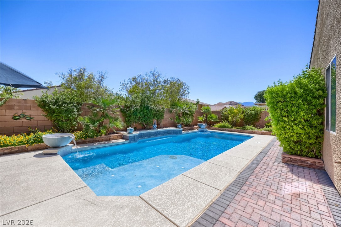 8833 Dramatic Gold Avenue Las Vegas NV 89178