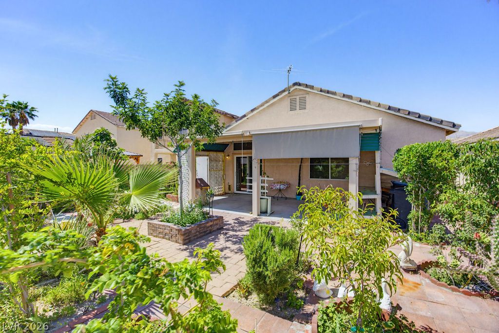 4825 Cascade Pools Avenue Las Vegas NV 89131