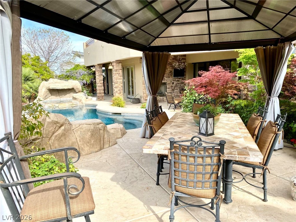 52 Soaring Bird Court Las Vegas NV 89135