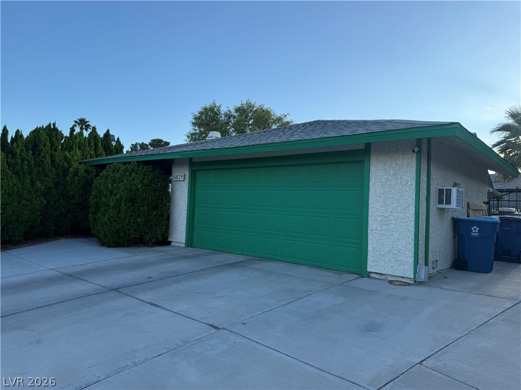 5829 Halfmoon Way Las Vegas NV 89108