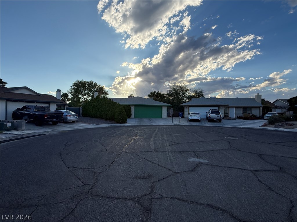 5829 Halfmoon Way Las Vegas NV 89108