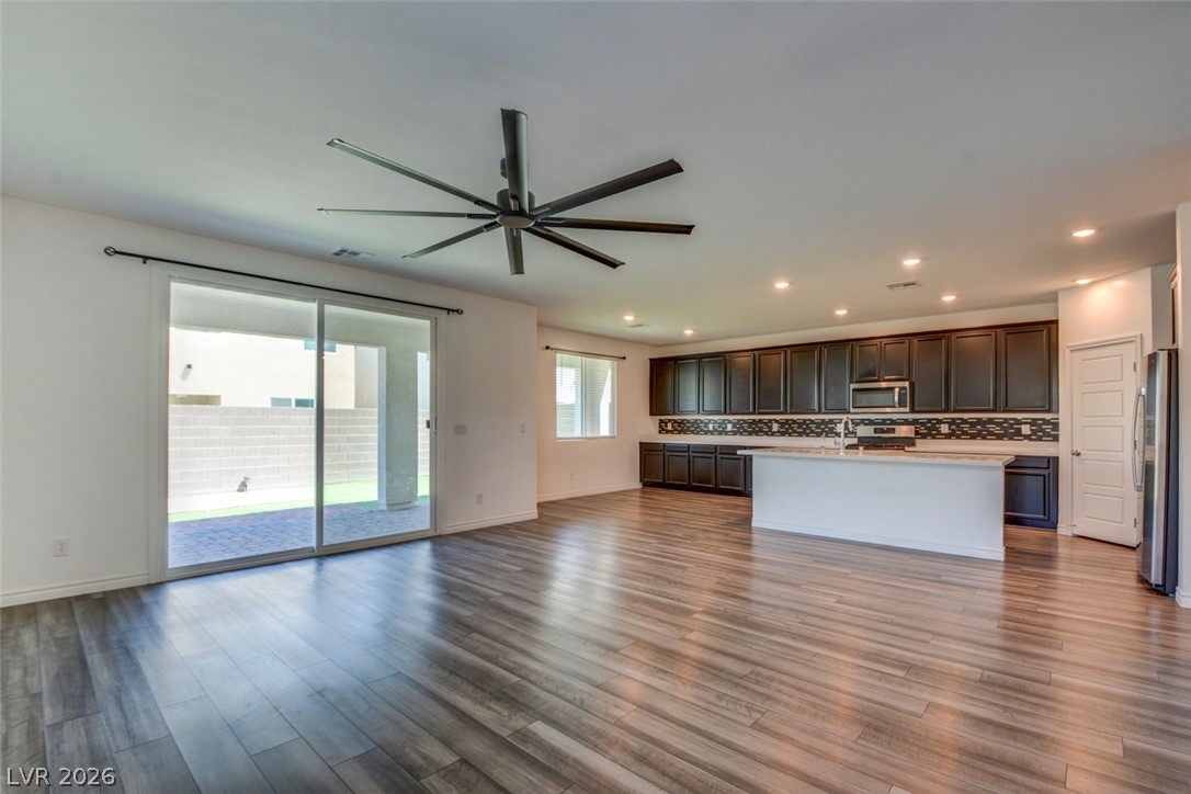 6808 Bayou Hollow Avenue Las Vegas NV 89156