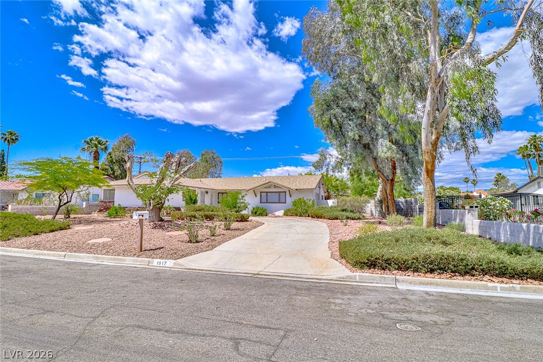 1517 Bryn Mawr Avenue Las Vegas NV 89102