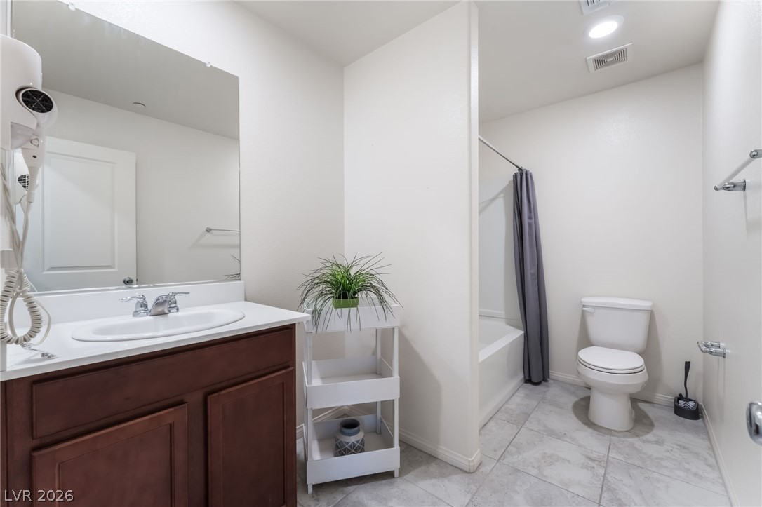6631 Frosted Harvest Avenue Las Vegas NV 89108