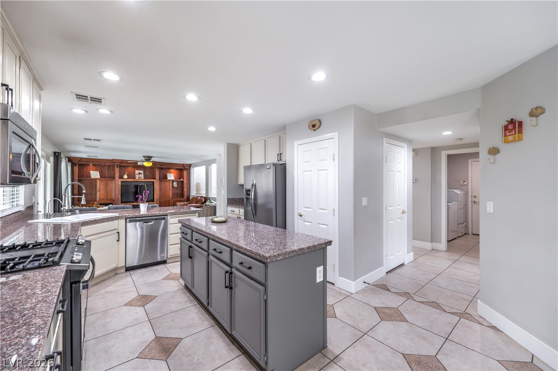 6525 Night Owl Bluff Avenue North Las Vegas NV 89084