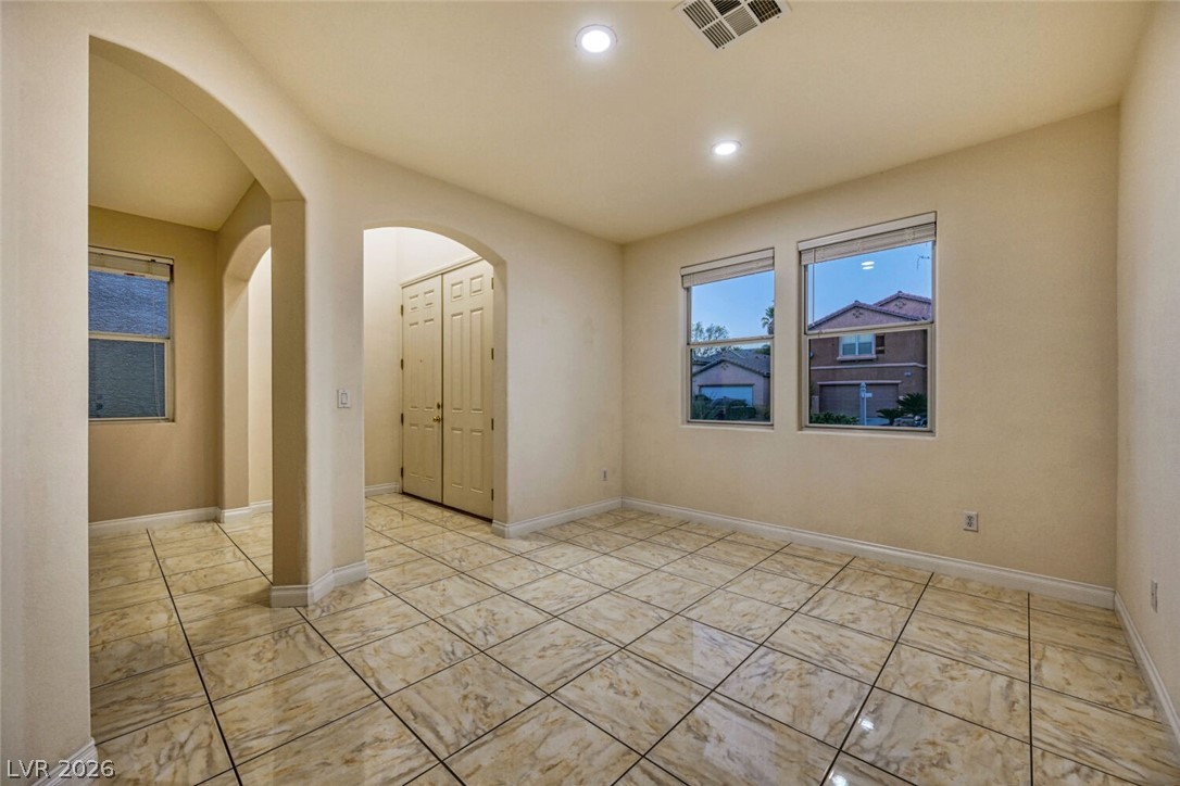 9609 Rolling Thunder Avenue Las Vegas NV 89148