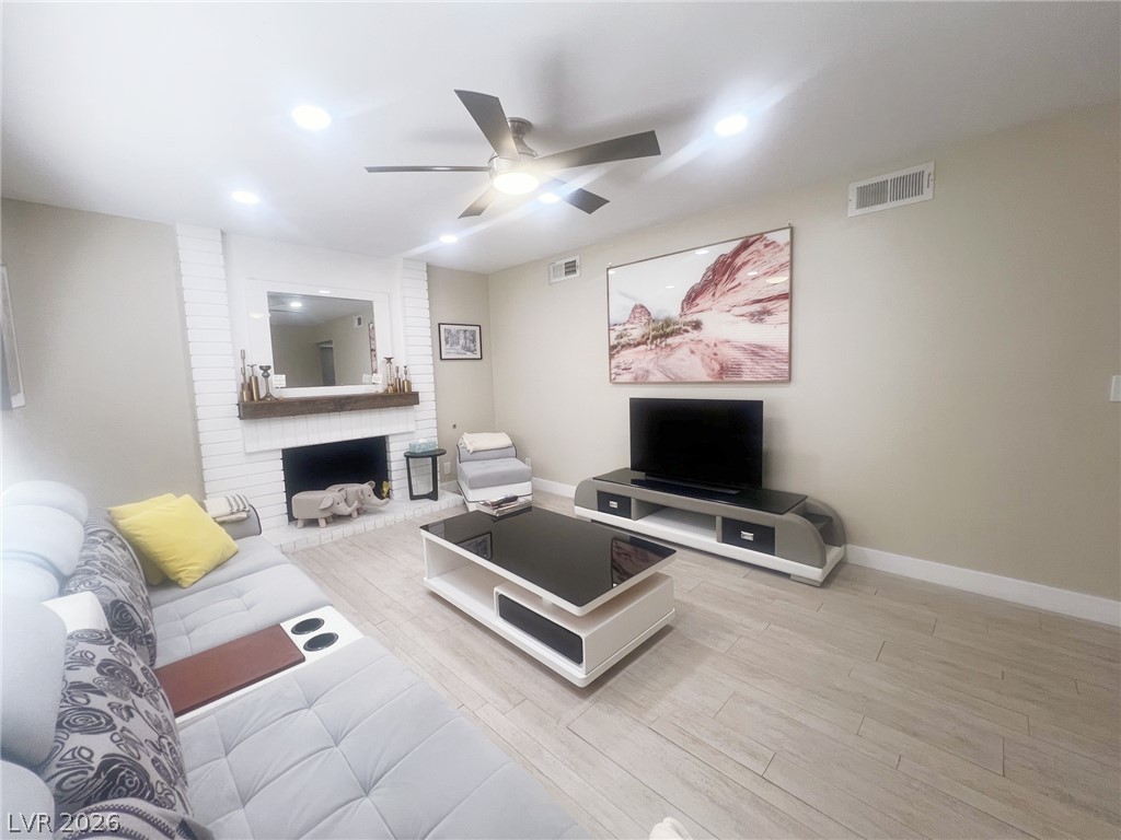 4194 Greenpoint Street Las Vegas NV 89147