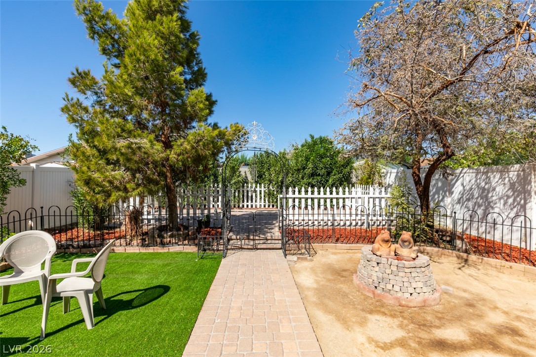4033 Puebla Street Las Vegas NV 89115