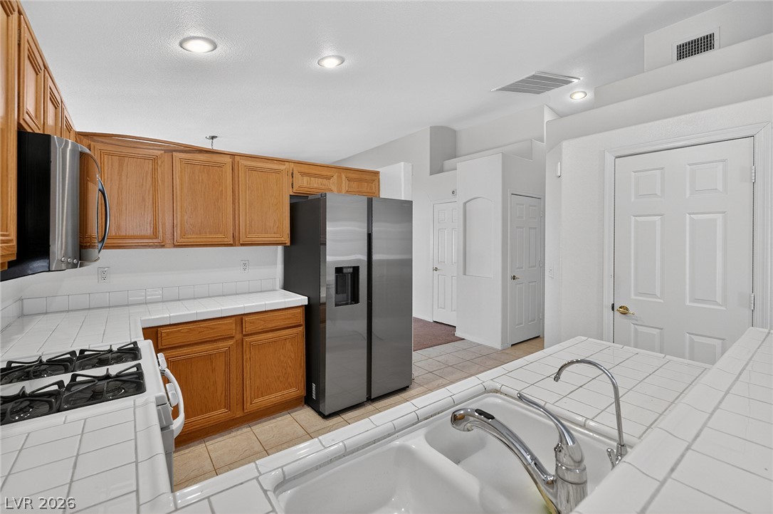 3169 Castle Canyon Avenue Henderson NV 89052