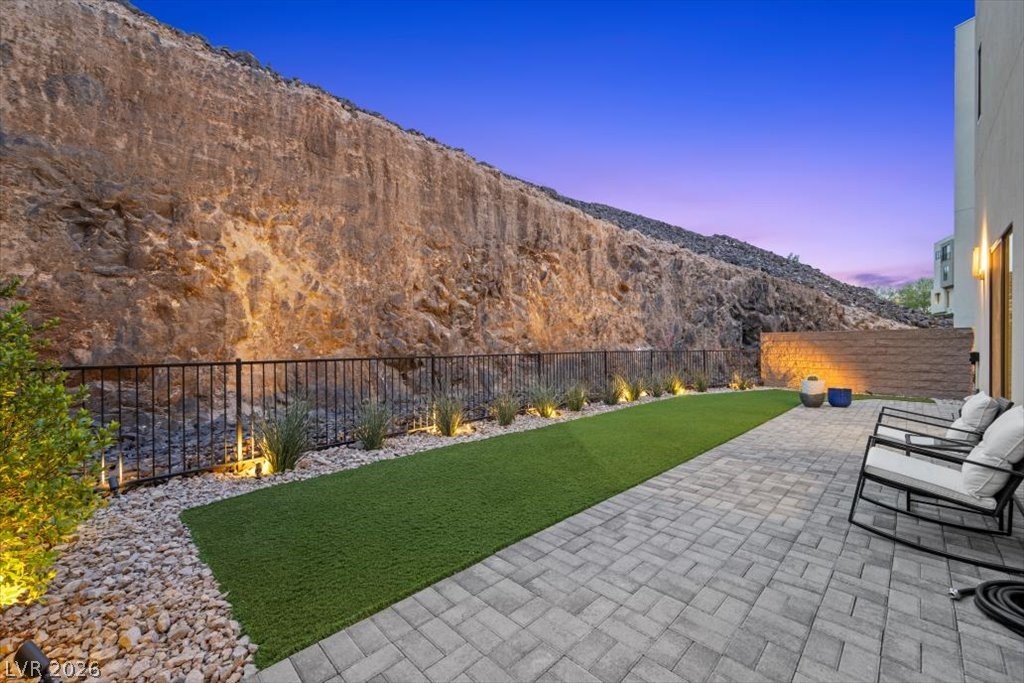 386 Solitude Peak Lane Henderson NV 89012