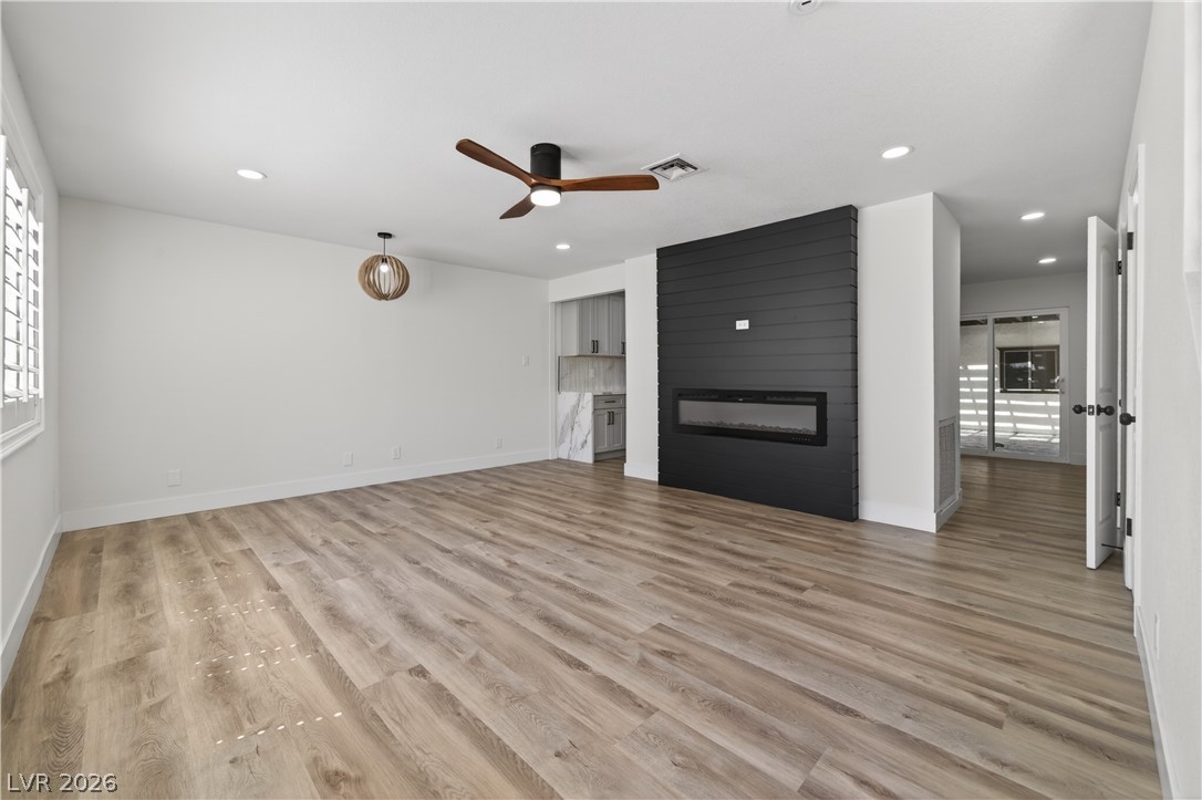 335 Greenbriar Townhouse Way Las Vegas NV 89121