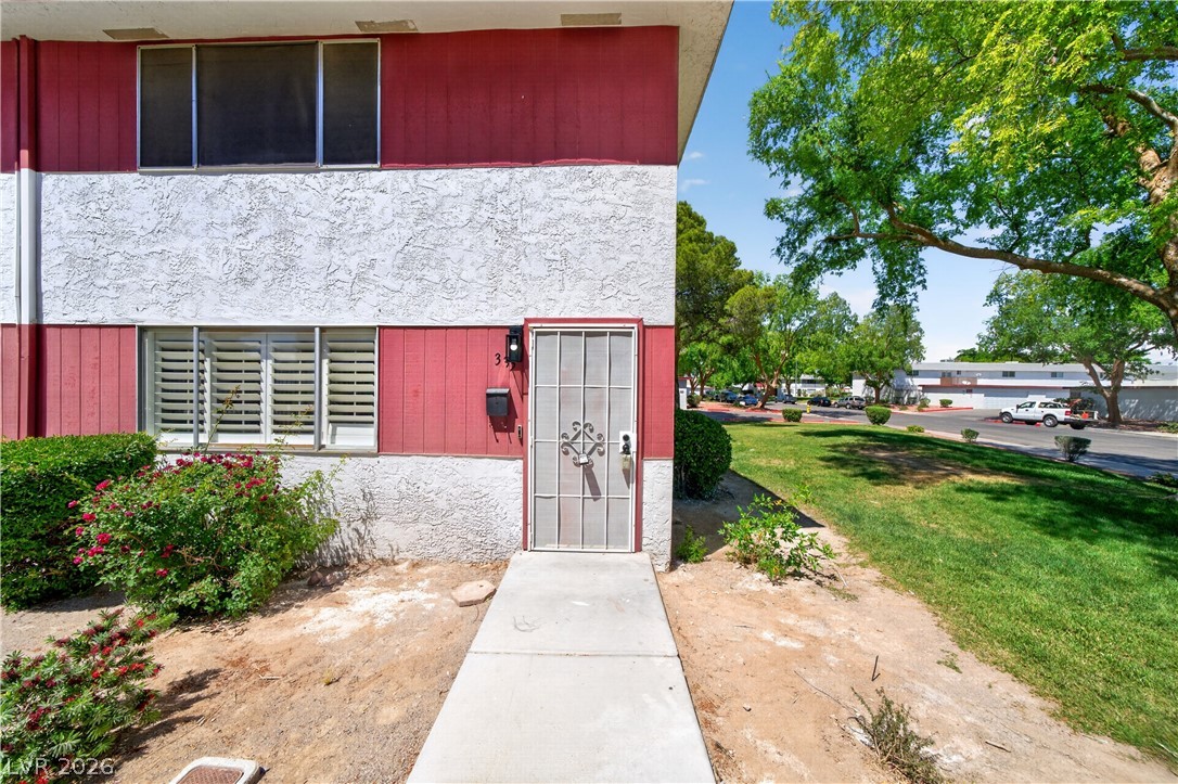 335 Greenbriar Townhouse Way Las Vegas NV 89121