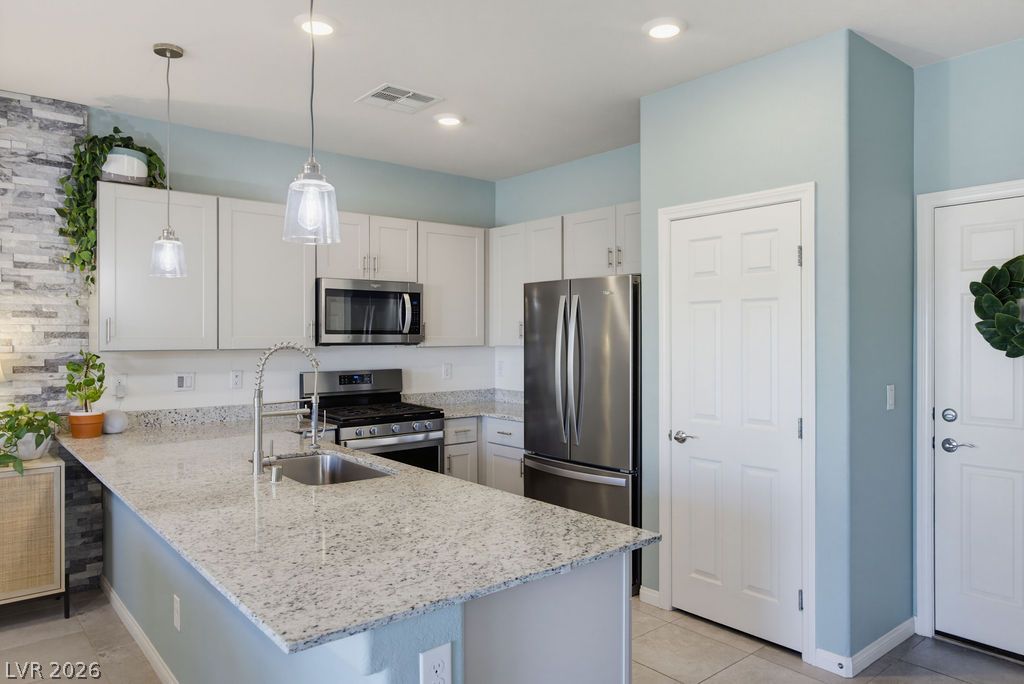 7314 Glimmer Point Street North Las Vegas NV 89084