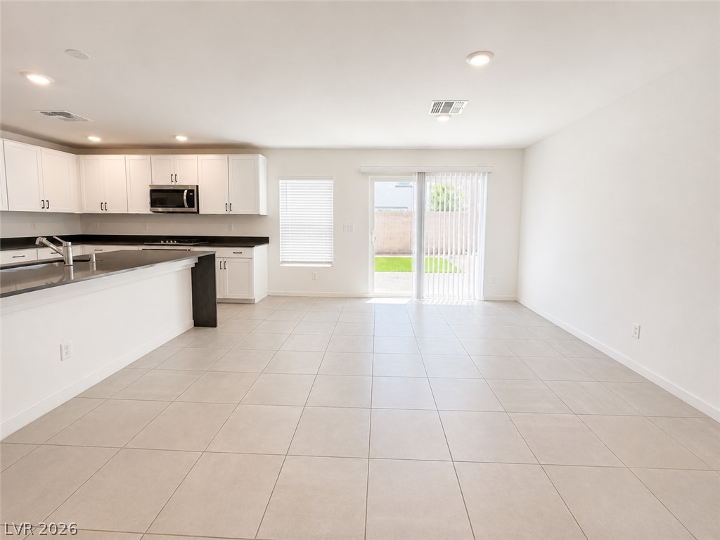 7623 Lush Oasis Avenue Las Vegas NV 89113