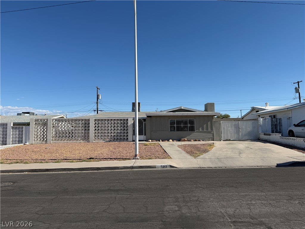 5213 Longridge Avenue Las Vegas NV 89146