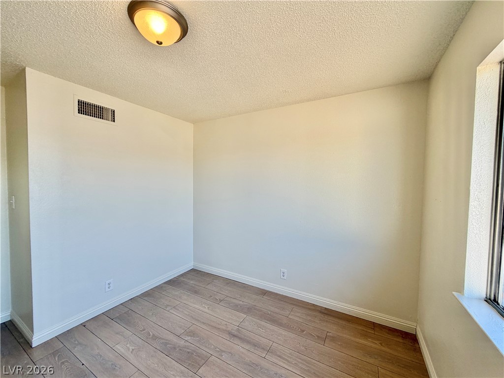 5213 Longridge Avenue Las Vegas NV 89146