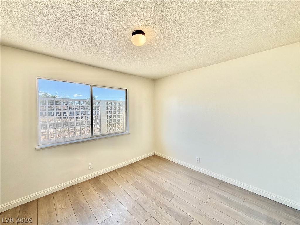5213 Longridge Avenue Las Vegas NV 89146