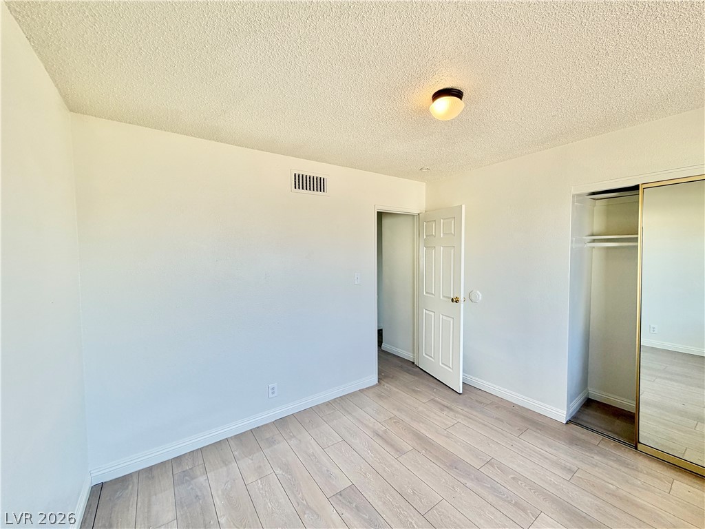 5213 Longridge Avenue Las Vegas NV 89146