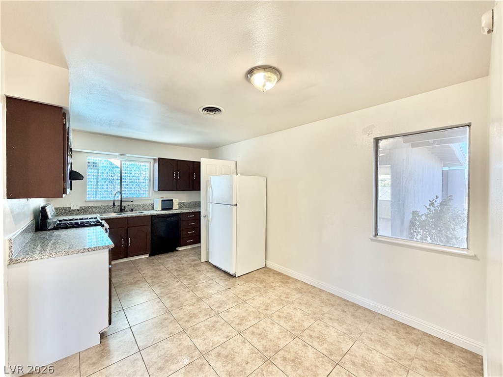 5213 Longridge Avenue Las Vegas NV 89146