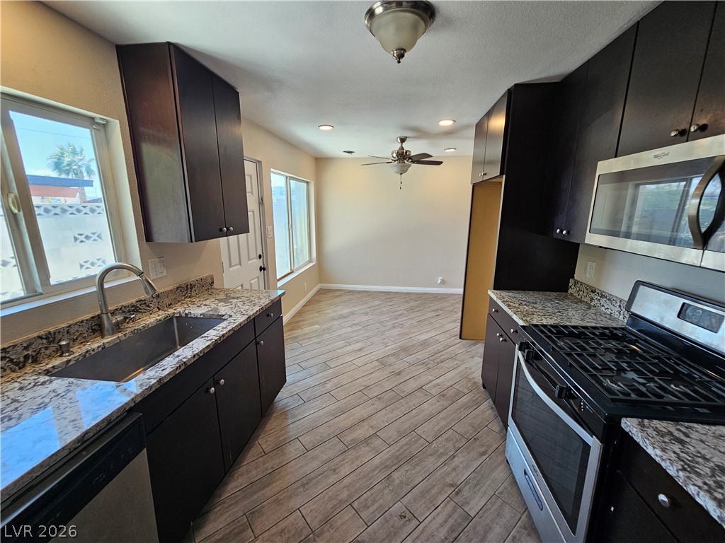 1074 King Richard Avenue Las Vegas NV 89119