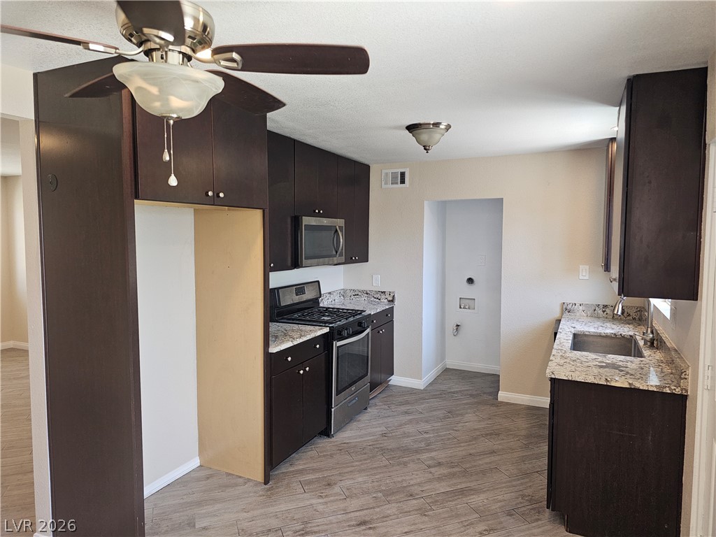 1074 King Richard Avenue Las Vegas NV 89119