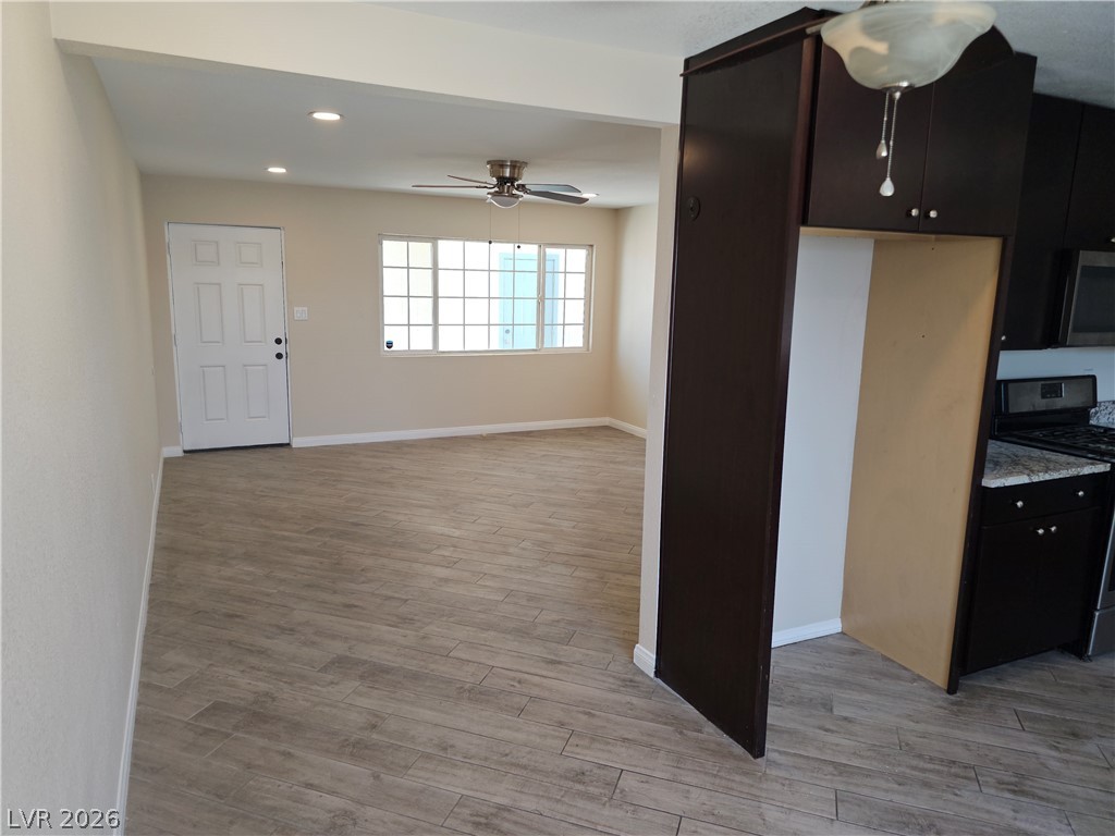 1074 King Richard Avenue Las Vegas NV 89119