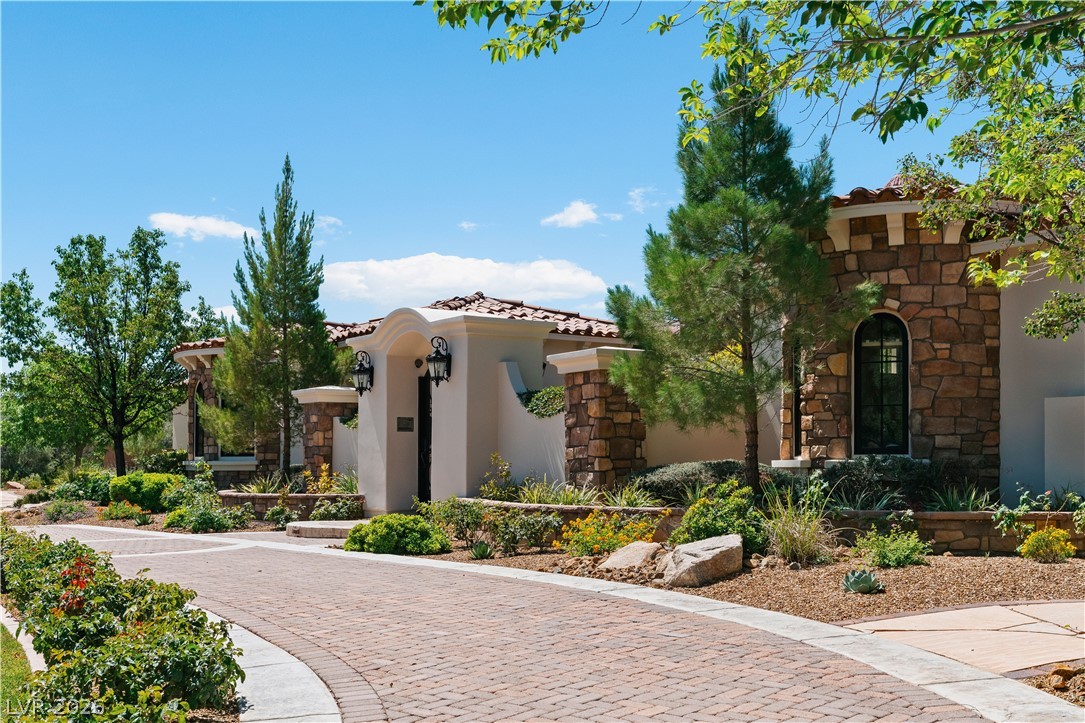 11 Olympia Hills Circle Las Vegas NV 89141