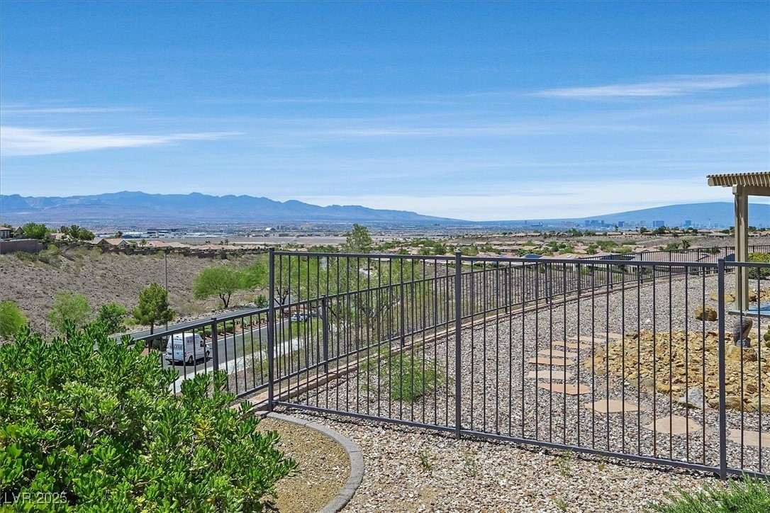 2899 Brook Trout Court Henderson NV 89052