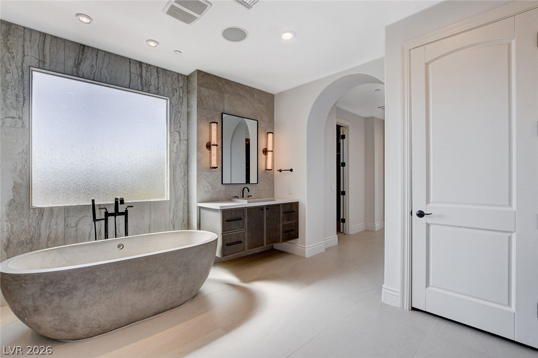 84 Kittansett Loop Henderson NV 89052
