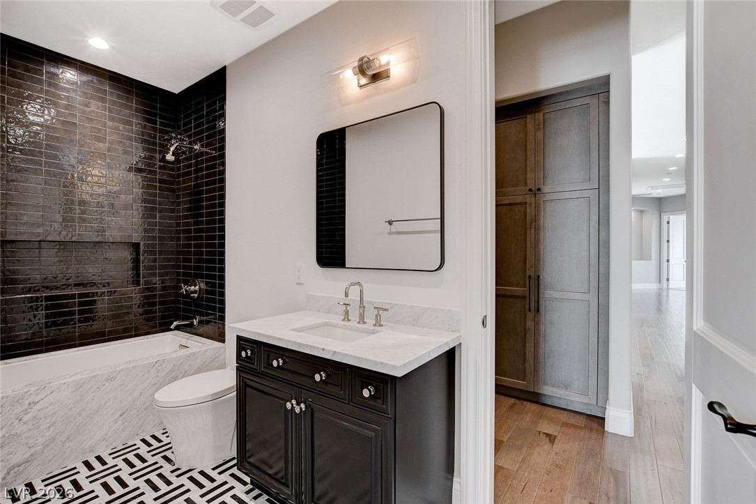 84 Kittansett Loop Henderson NV 89052