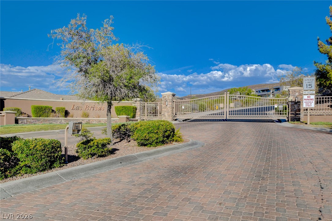 84 Kittansett Loop Henderson NV 89052