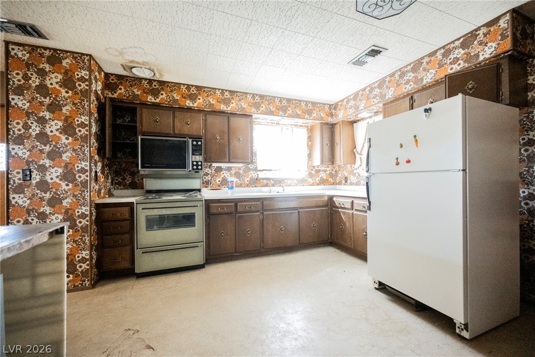 1012 Cadiz Avenue Henderson NV 89015