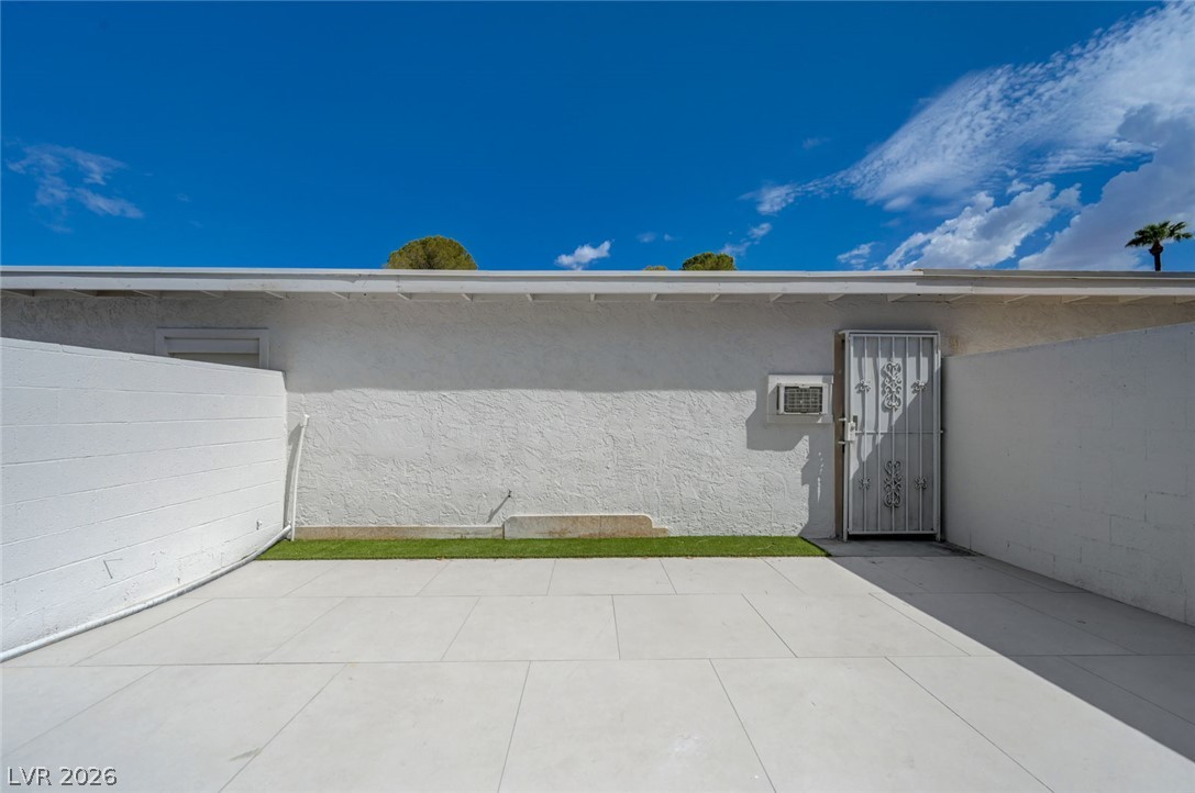 571 Greenbriar Townhouse Way Las Vegas NV 89121