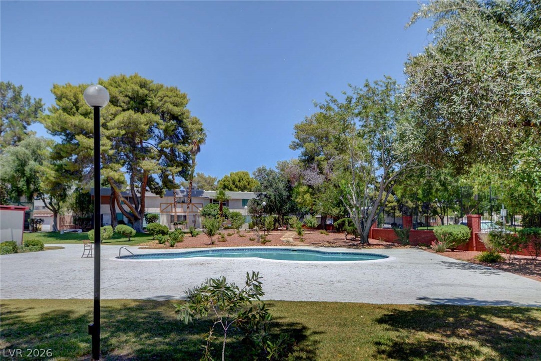 571 Greenbriar Townhouse Way Las Vegas NV 89121