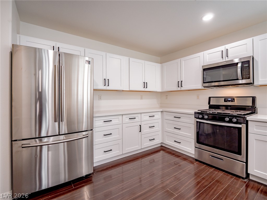 6524 Roundstone Bog Avenue Las Vegas NV 89139