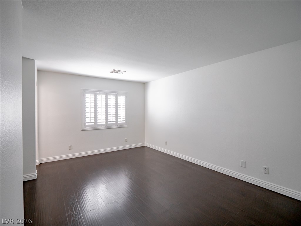 6524 Roundstone Bog Avenue Las Vegas NV 89139