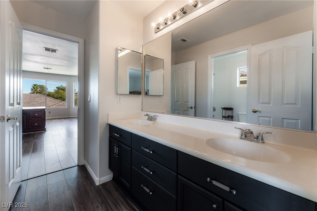 2766 Glen Port Street Las Vegas NV 89135