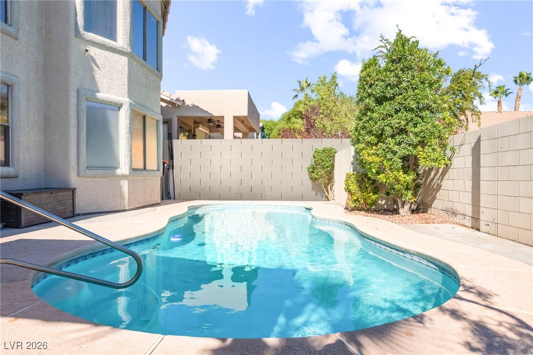 2766 Glen Port Street Las Vegas NV 89135