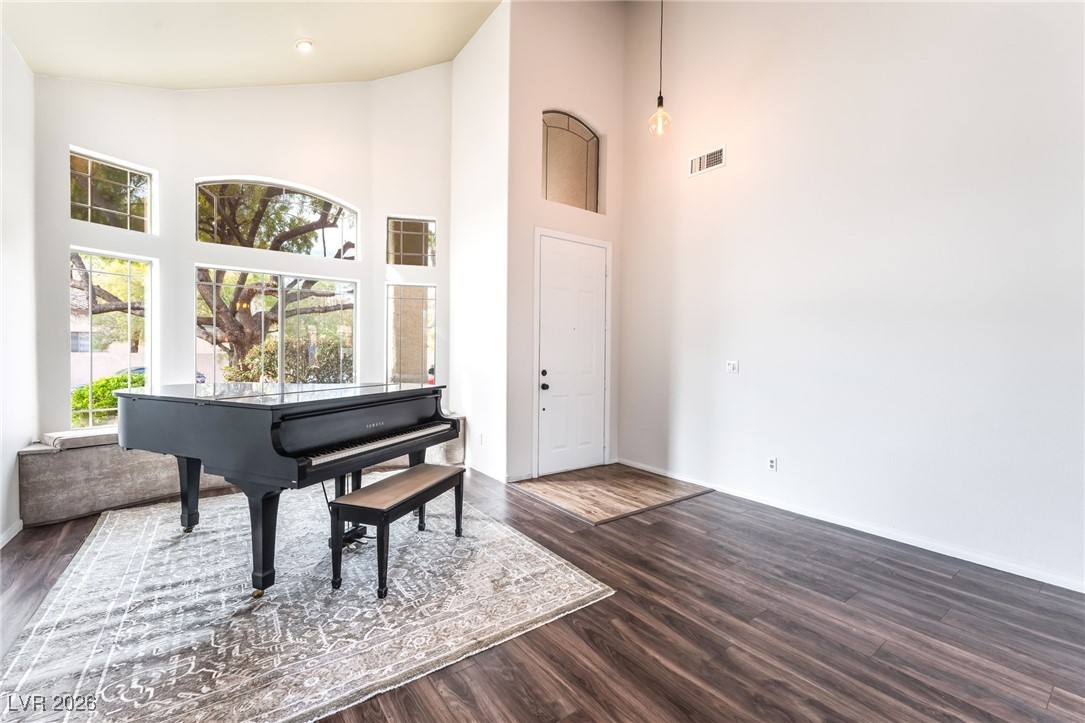 2766 Glen Port Street Las Vegas NV 89135