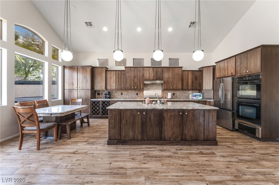2766 Glen Port Street Las Vegas NV 89135