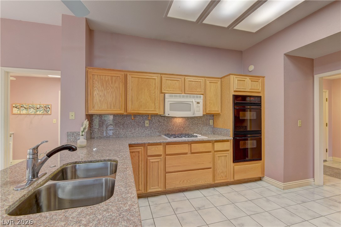 2516 Highvale Drive Las Vegas NV 89134