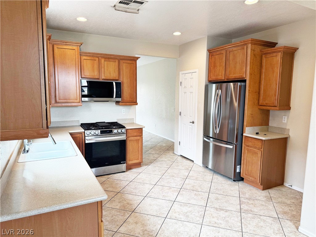 6101 Saddle Horse Avenue Las Vegas NV 89122