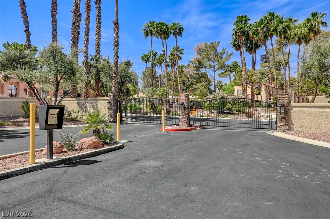 5370 Runningbrook Road Las Vegas NV 89120