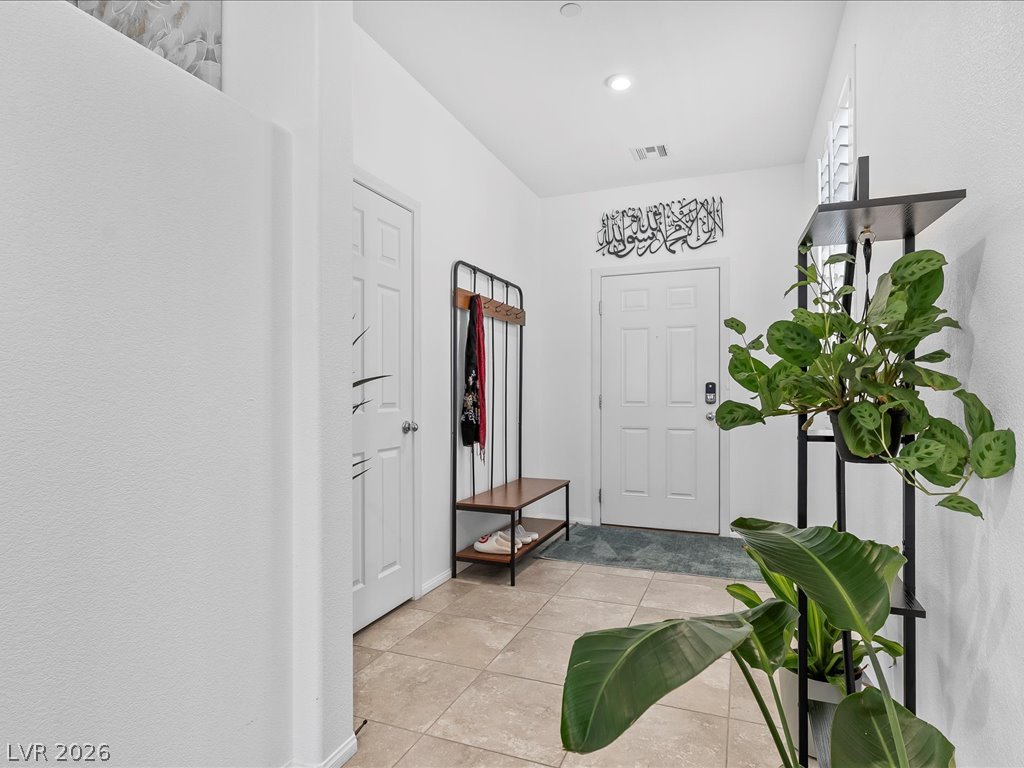 6082 Rose Springs Avenue Las Vegas NV 89130