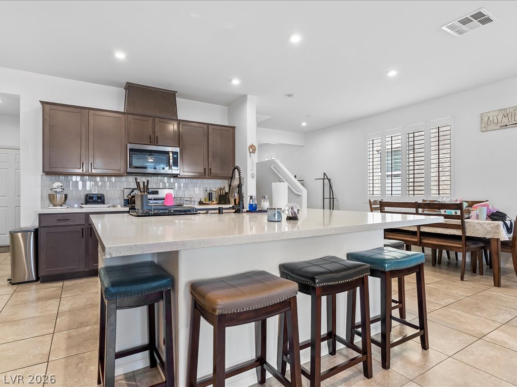 6082 Rose Springs Avenue Las Vegas NV 89130
